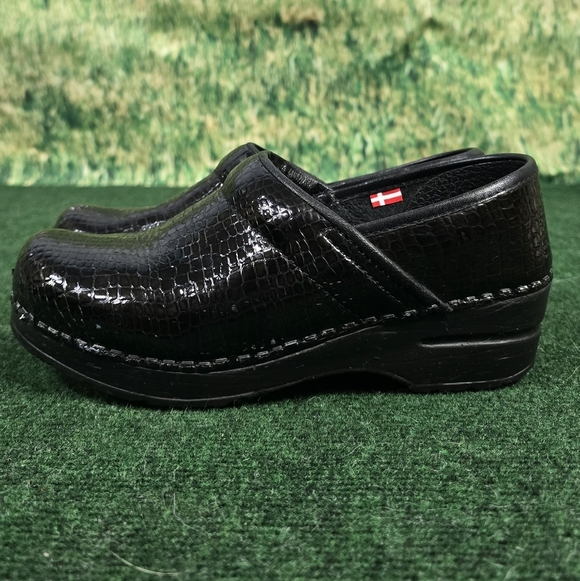 Sanita | Professional Genuine Patent Leather Snake Scale Clogs -Black- Size EU36 - Picture 14 of 15